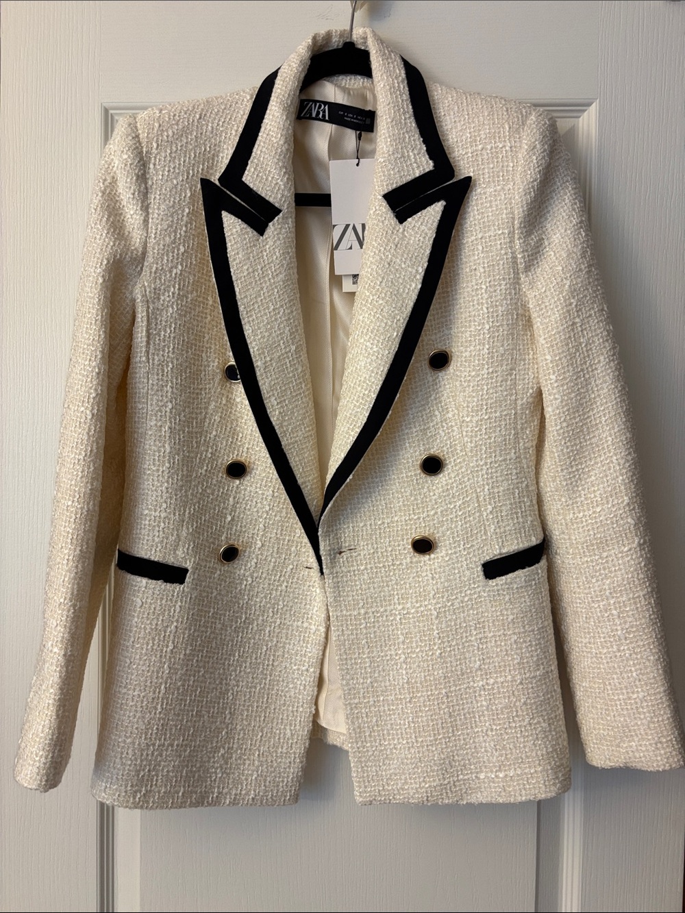 NWT Zara Cream Tweed Blazer with Black Trim and Black/Gold Buttons